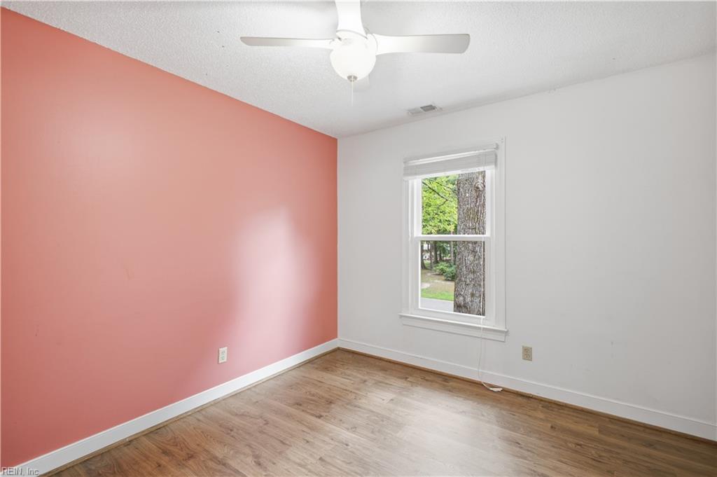 100 Spinnaker Run Ln Property Photo 27