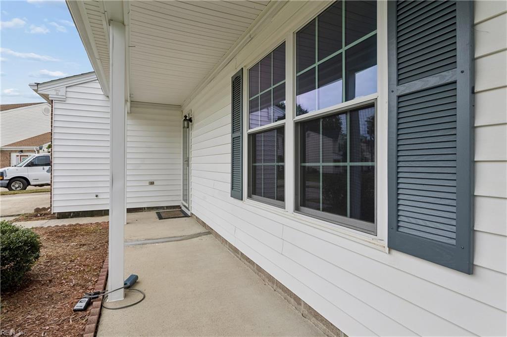 2 Great Lakes Dr Property Photo 5