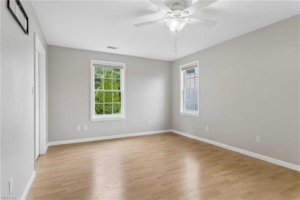 2 Great Lakes Dr Property Photo 12