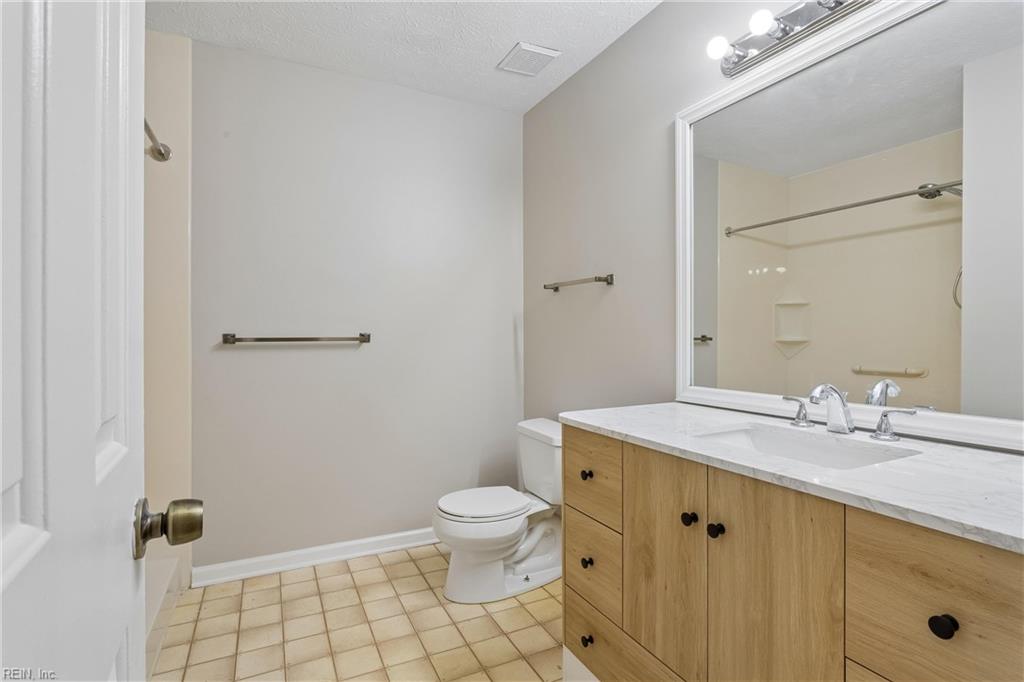 2 Great Lakes Dr Property Photo 32