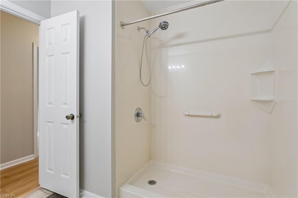 2 Great Lakes Dr Property Photo 33