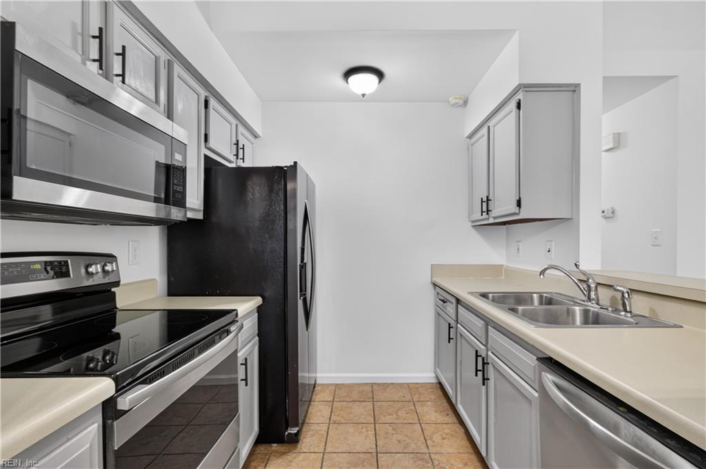 322 Gainsborough Sq Property Photo 11