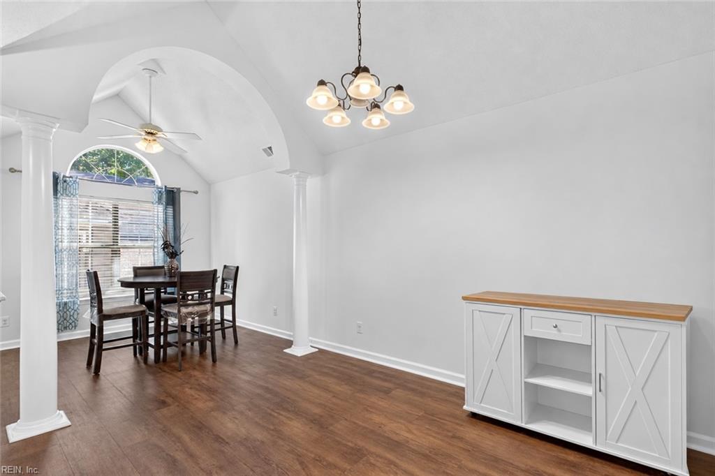 322 Gainsborough Sq Property Photo 13