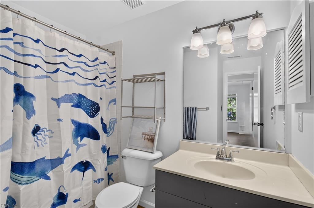 322 Gainsborough Sq Property Photo 18