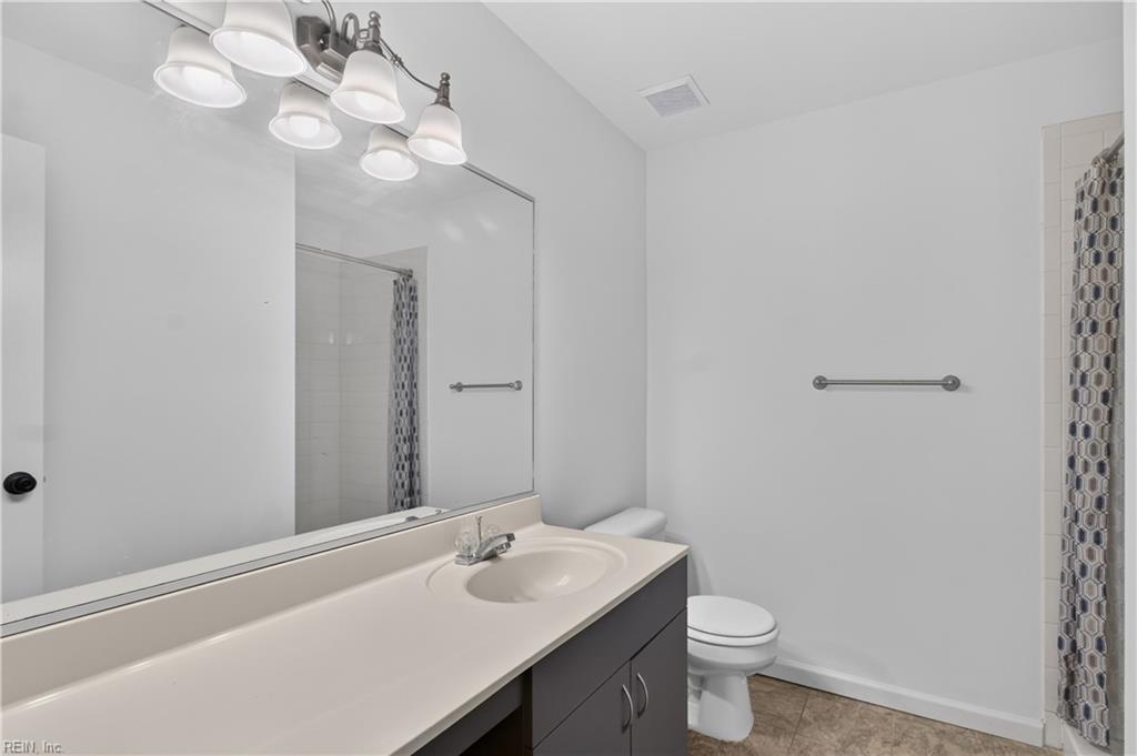 322 Gainsborough Sq Property Photo 22