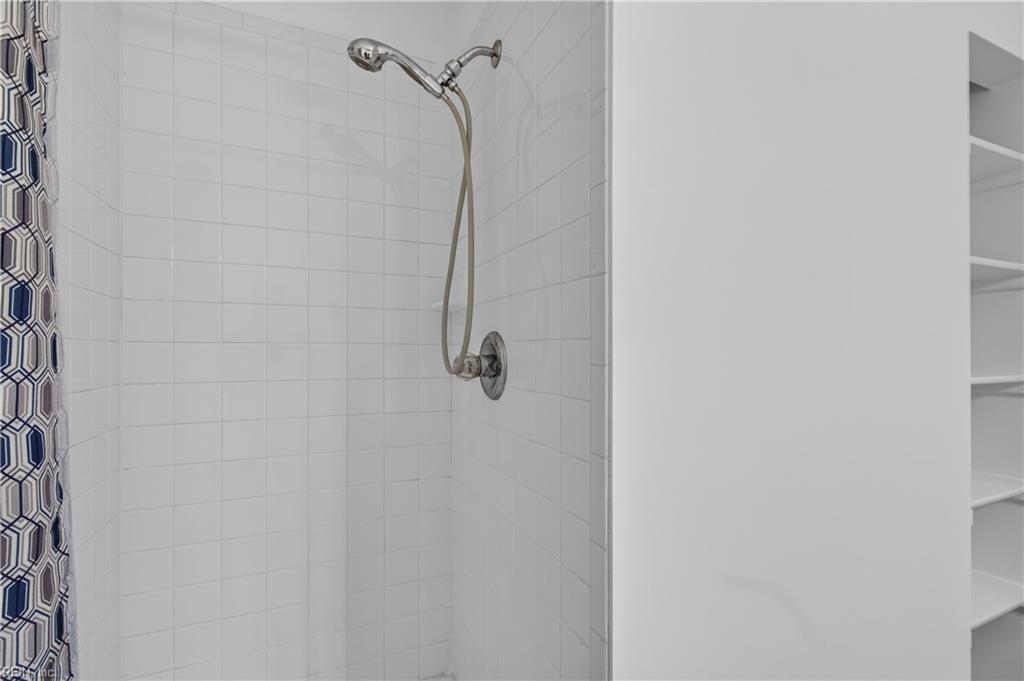 322 Gainsborough Sq Property Photo 23