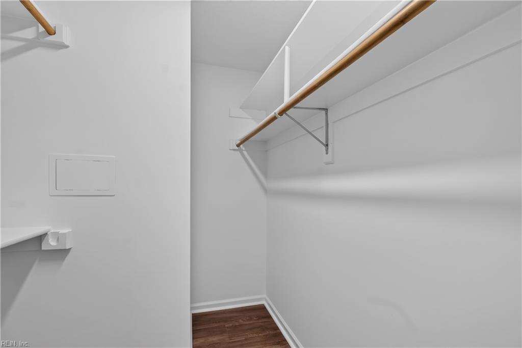 322 Gainsborough Sq Property Photo 24