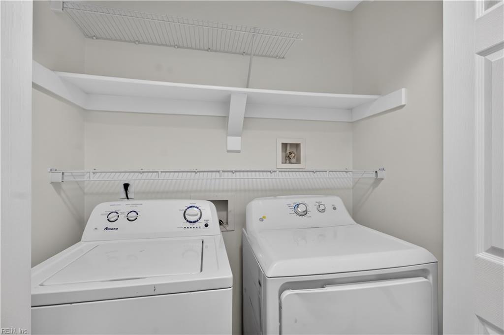 322 Gainsborough Sq Property Photo 25