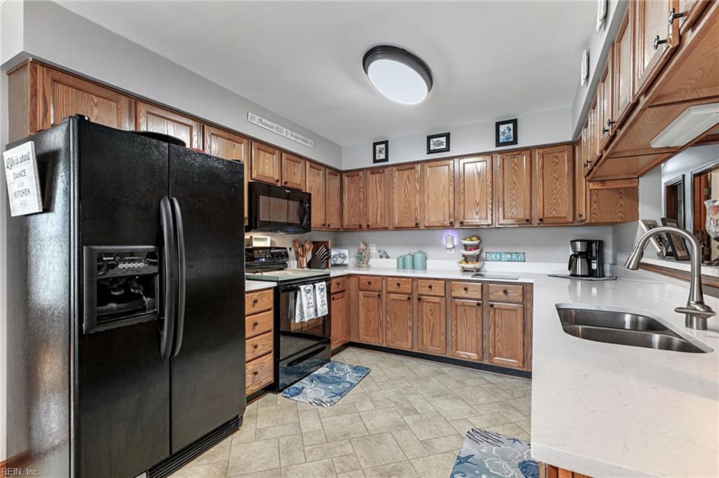 4 Paquette Ct Property Photo 8