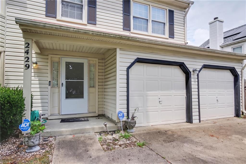 2429 Creekmore Ct Property Photo 2