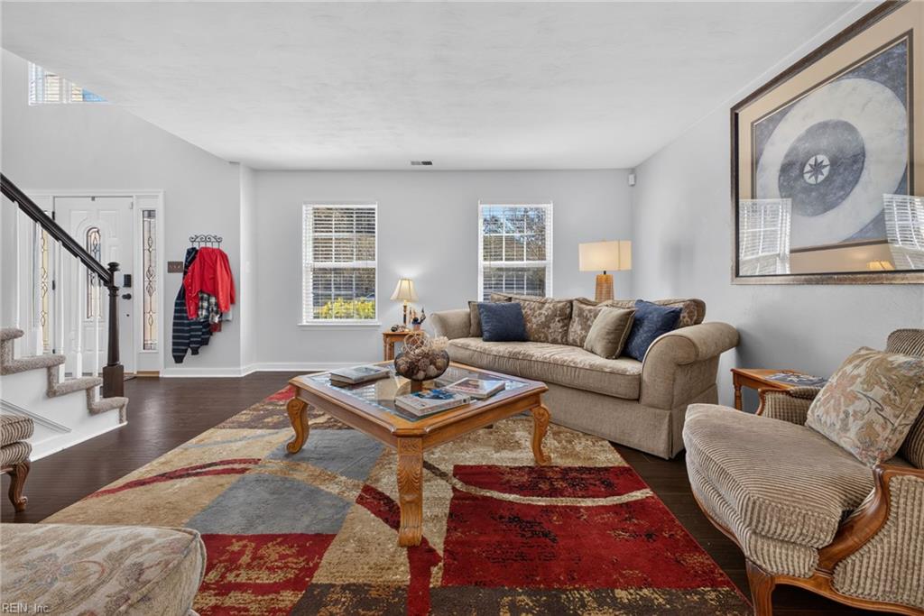 229 Crown Arch Property Photo 4