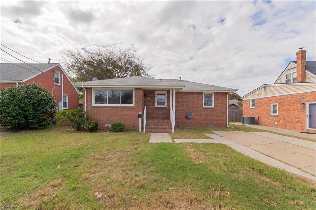 1367 Kingston AVE Property Photo 1