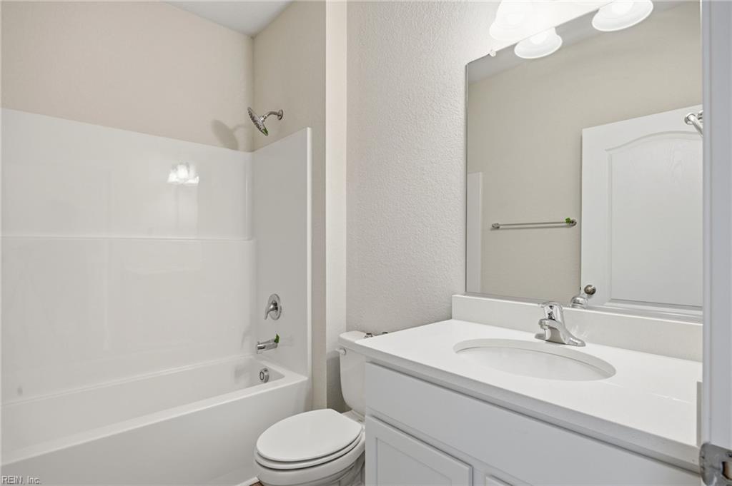 324 Tarn Ct Property Photo 3