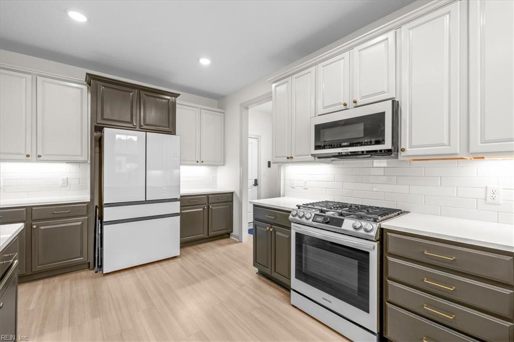 1900 Briton Ln Property Photo 15