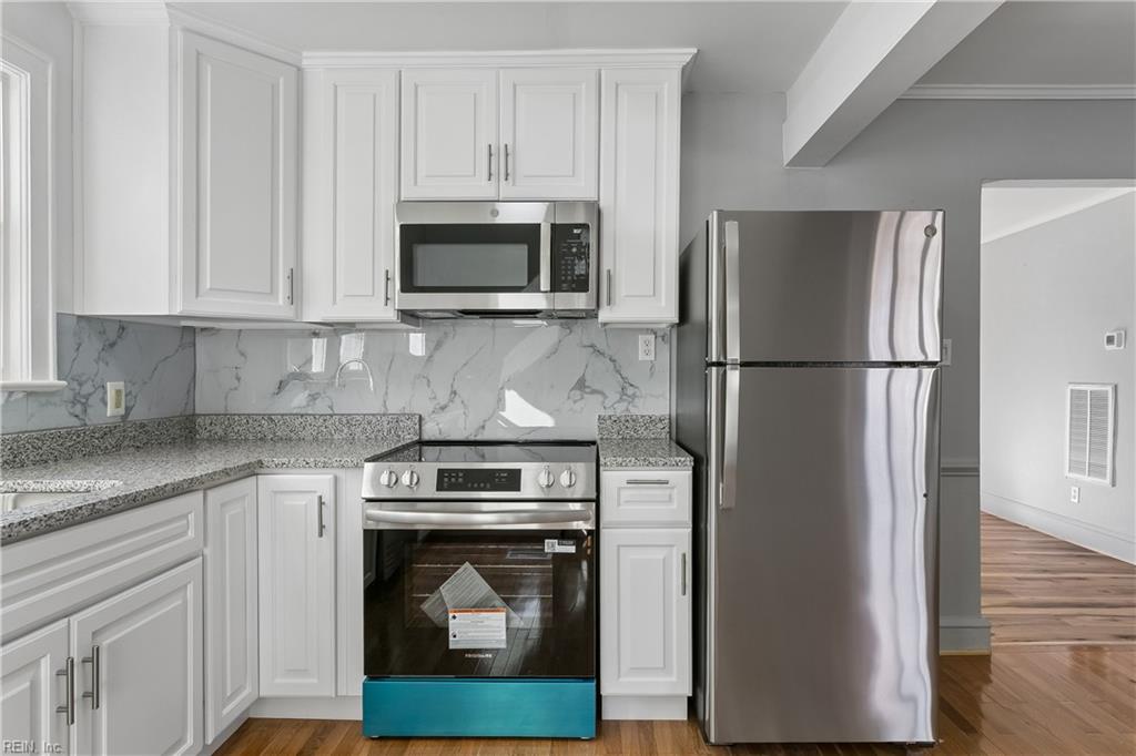 138 Hampton Roads Ave Property Photo 25