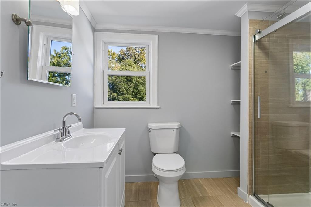 138 Hampton Roads Ave Property Photo 32
