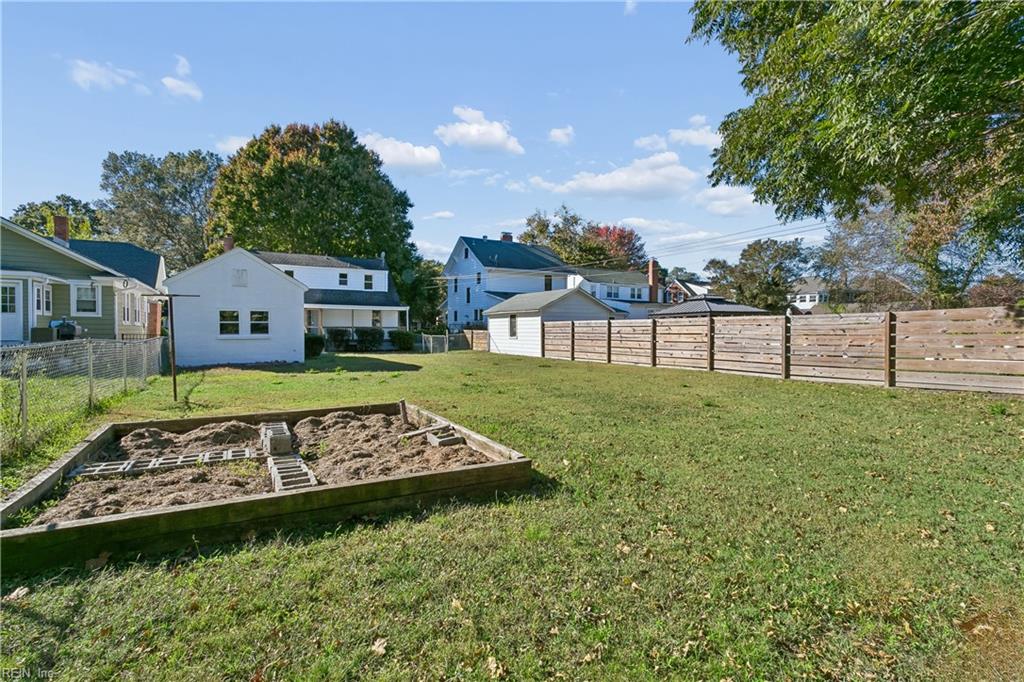 138 Hampton Roads Ave Property Photo 44