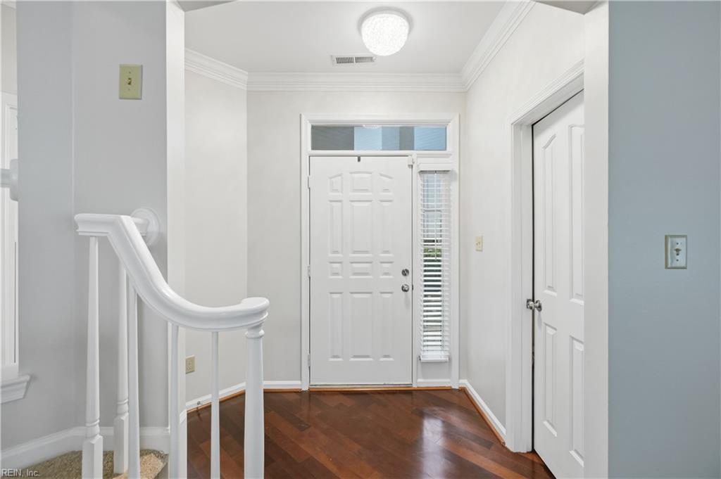 1736 Royal Cove Ct Property Photo 4