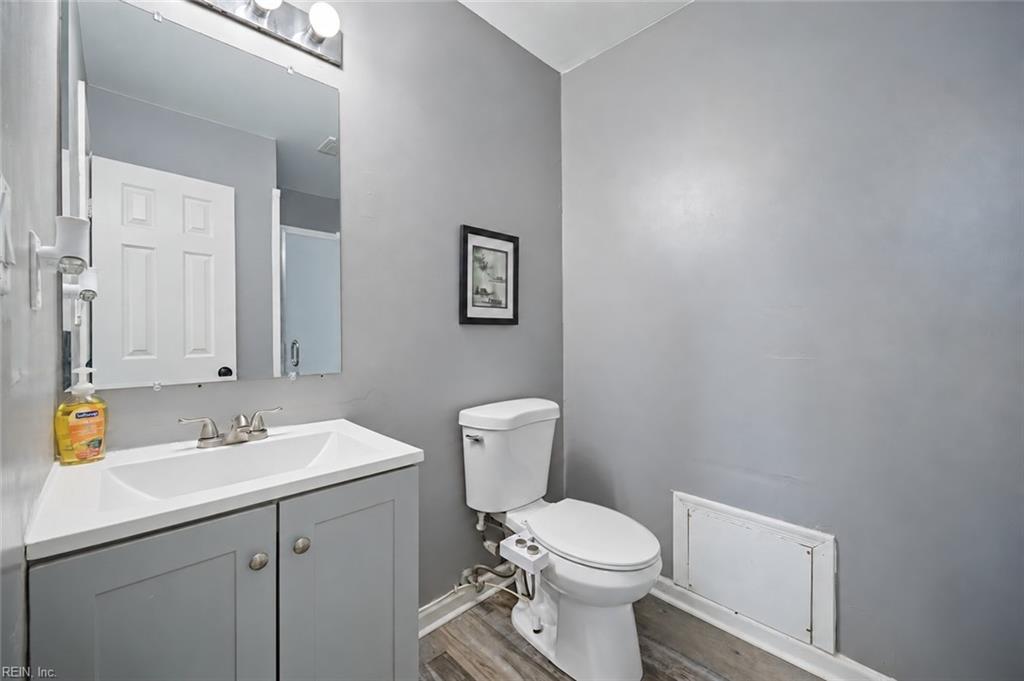 813 Westminster Ln Property Photo 15