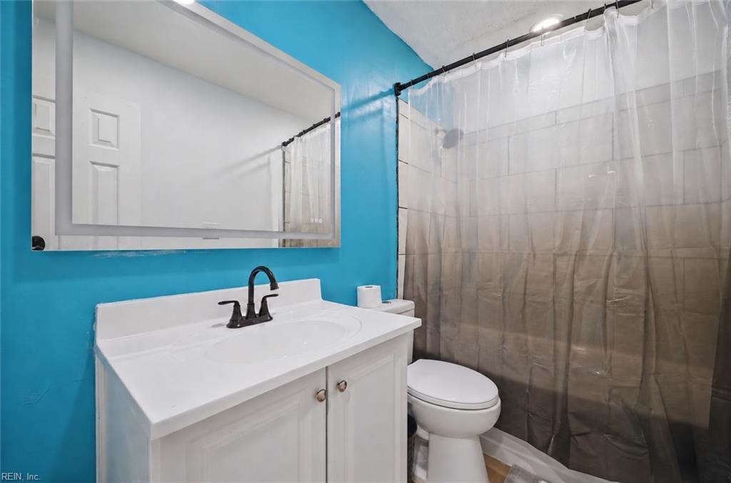 813 Westminster Ln Property Photo 21