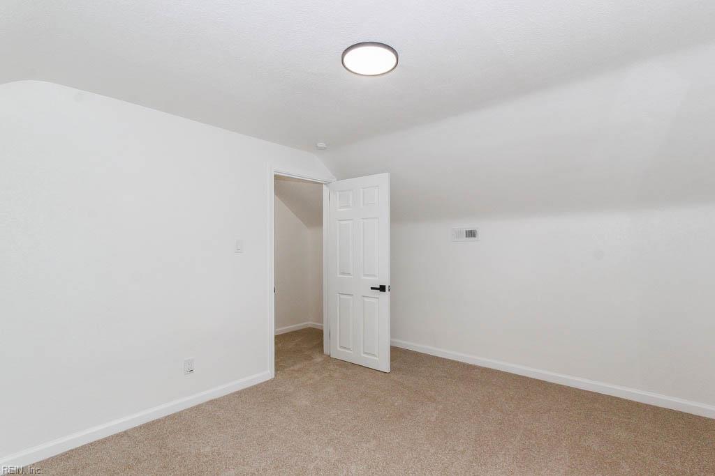 224 Neoma Dr Property Photo 32