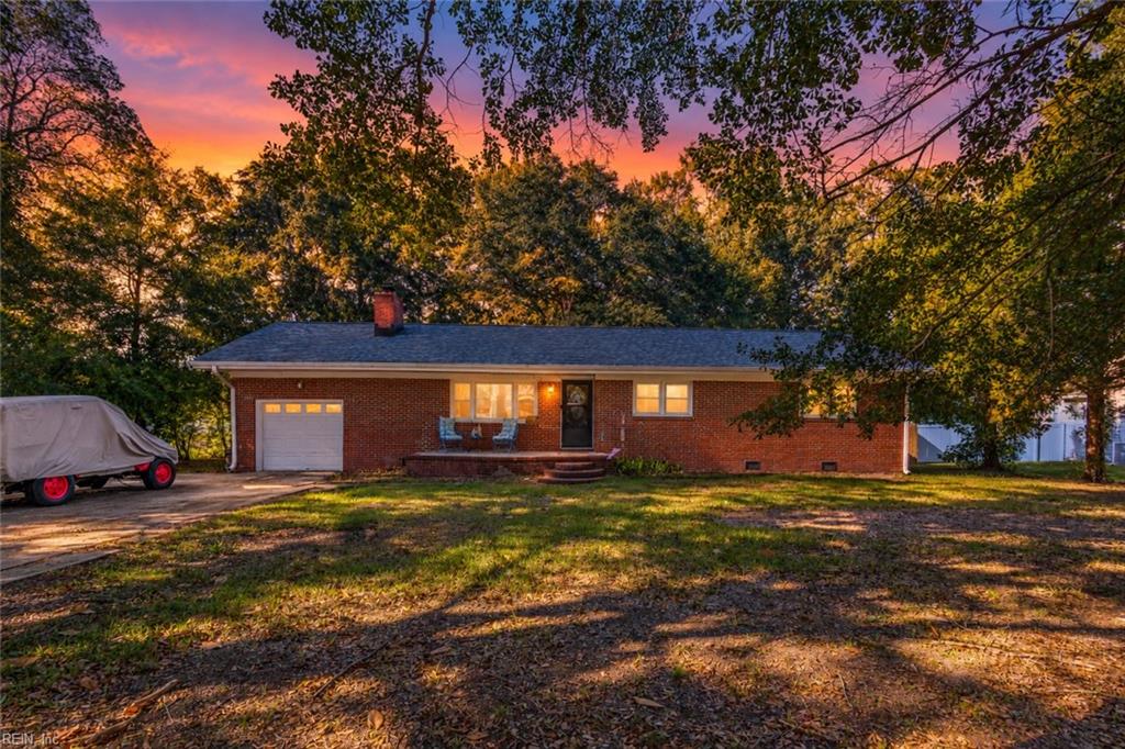 3532 Parr Ln Property Photo 1