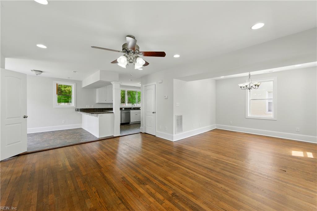 552 2nd Ave Property Photo 3