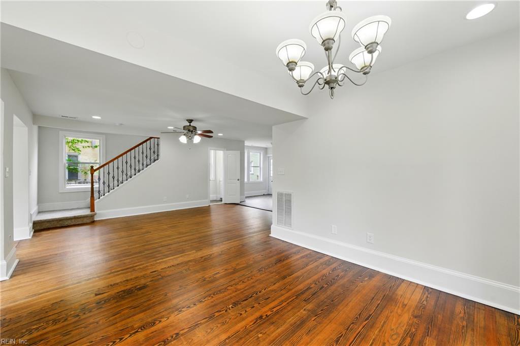 552 2nd Ave Property Photo 6
