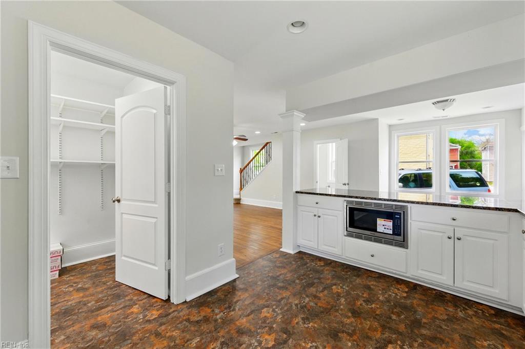 552 2nd Ave Property Photo 8