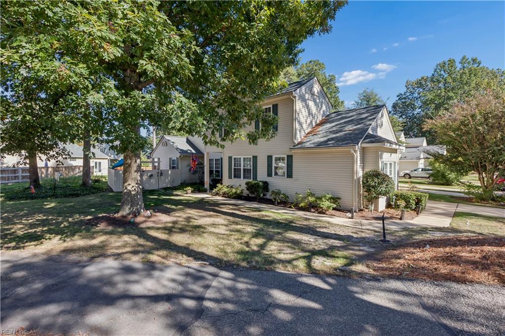 901 Lake Forest DR Property Photo 1