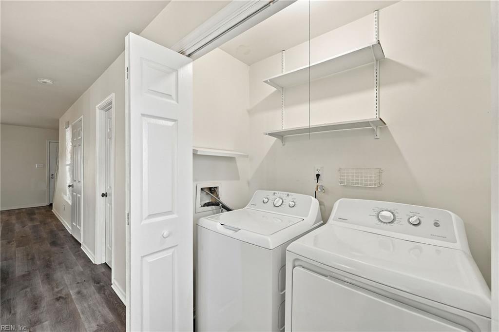 385 Susan Constant Dr Property Photo 14