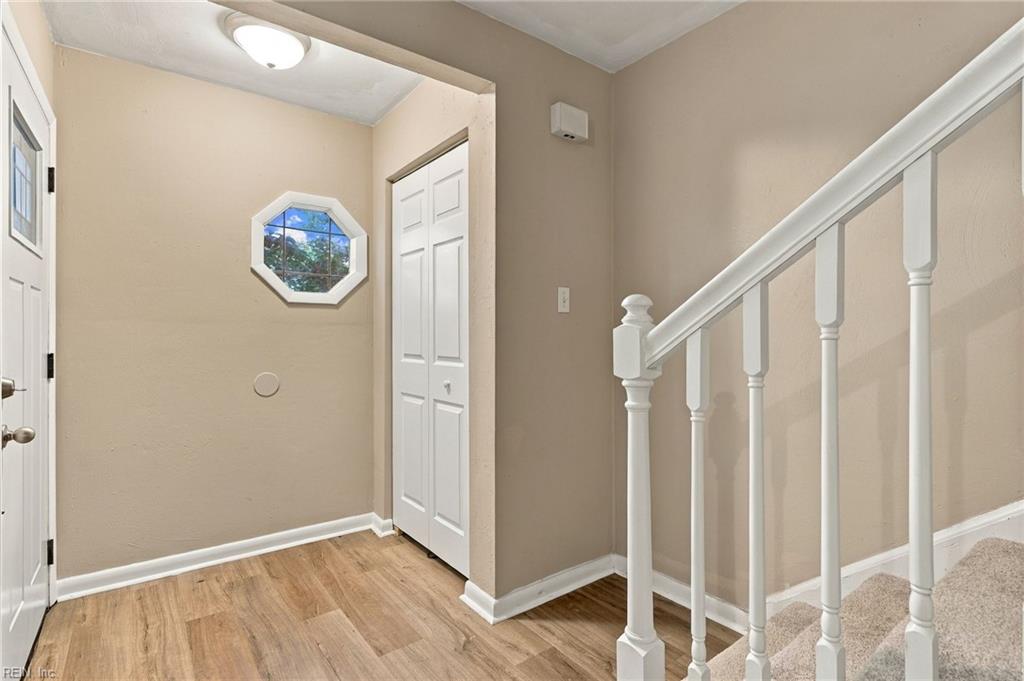 5661 Caxton Ct Property Photo 4
