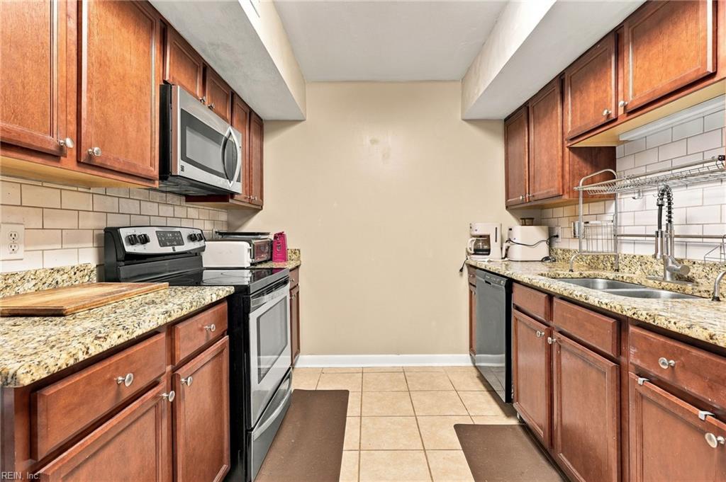 5661 Caxton Ct Property Photo 11