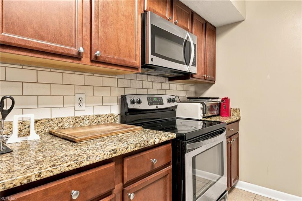 5661 Caxton Ct Property Photo 13