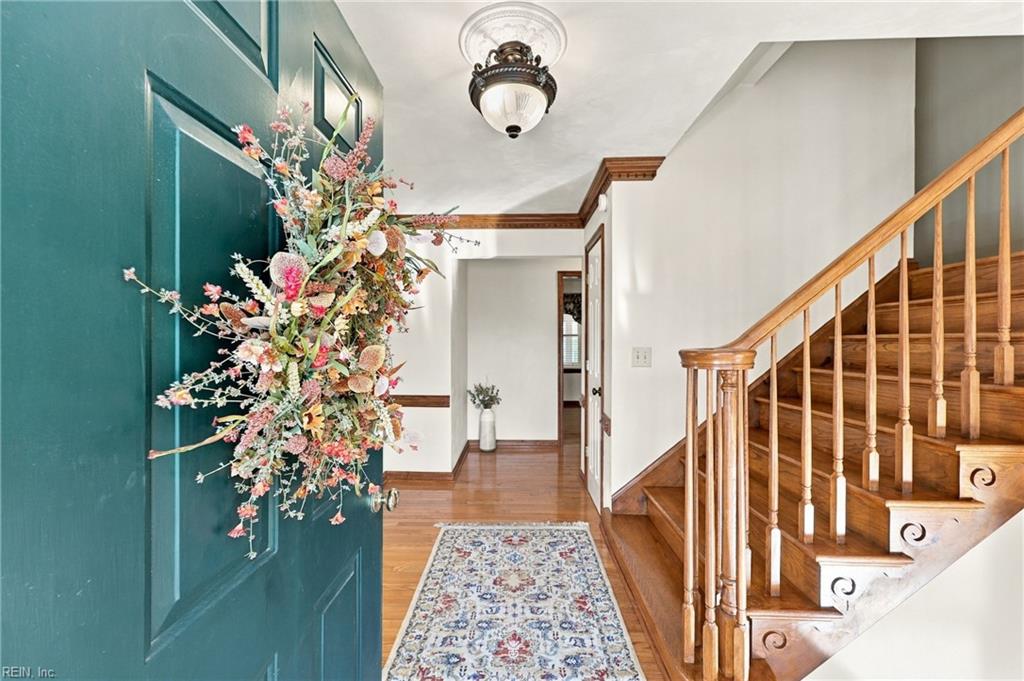 401 Brougham Ct Property Photo 4