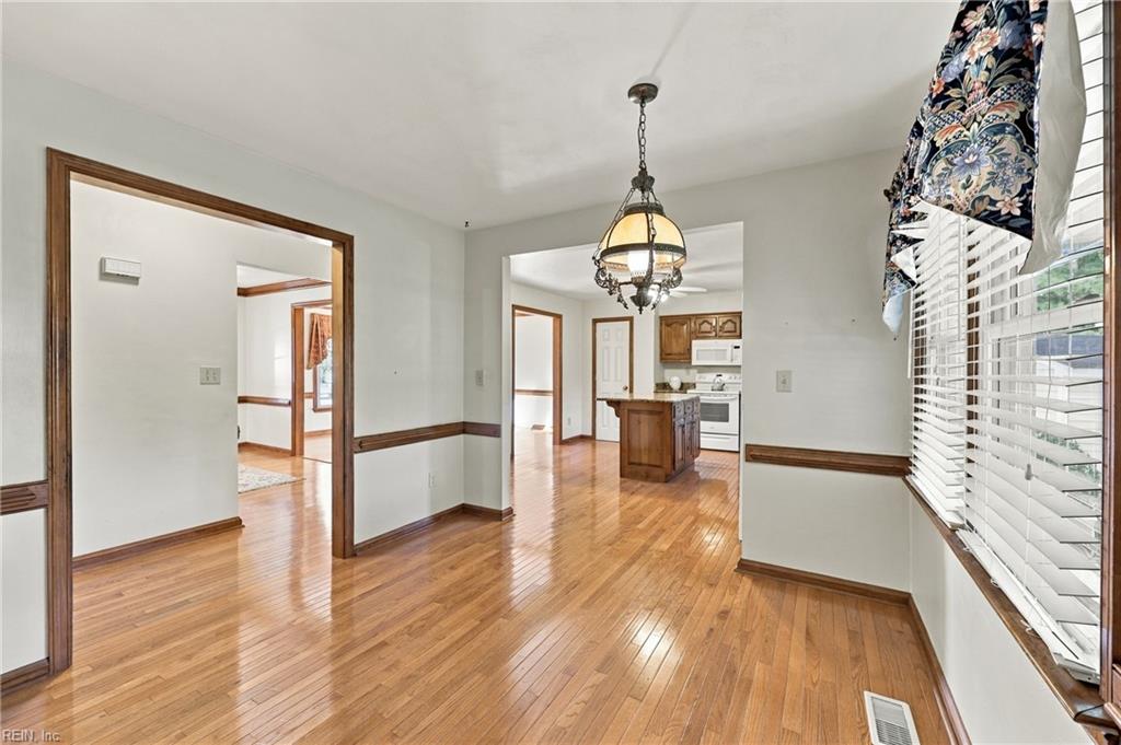 401 Brougham Ct Property Photo 11