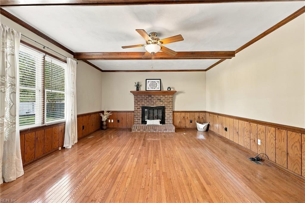401 Brougham Ct Property Photo 13