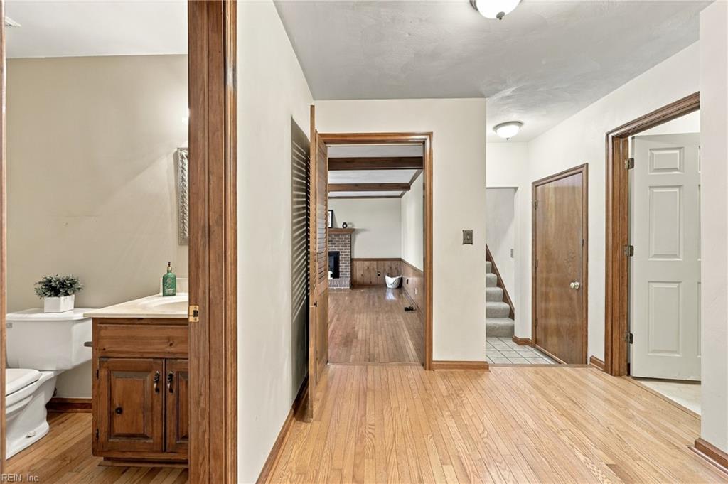 401 Brougham Ct Property Photo 16