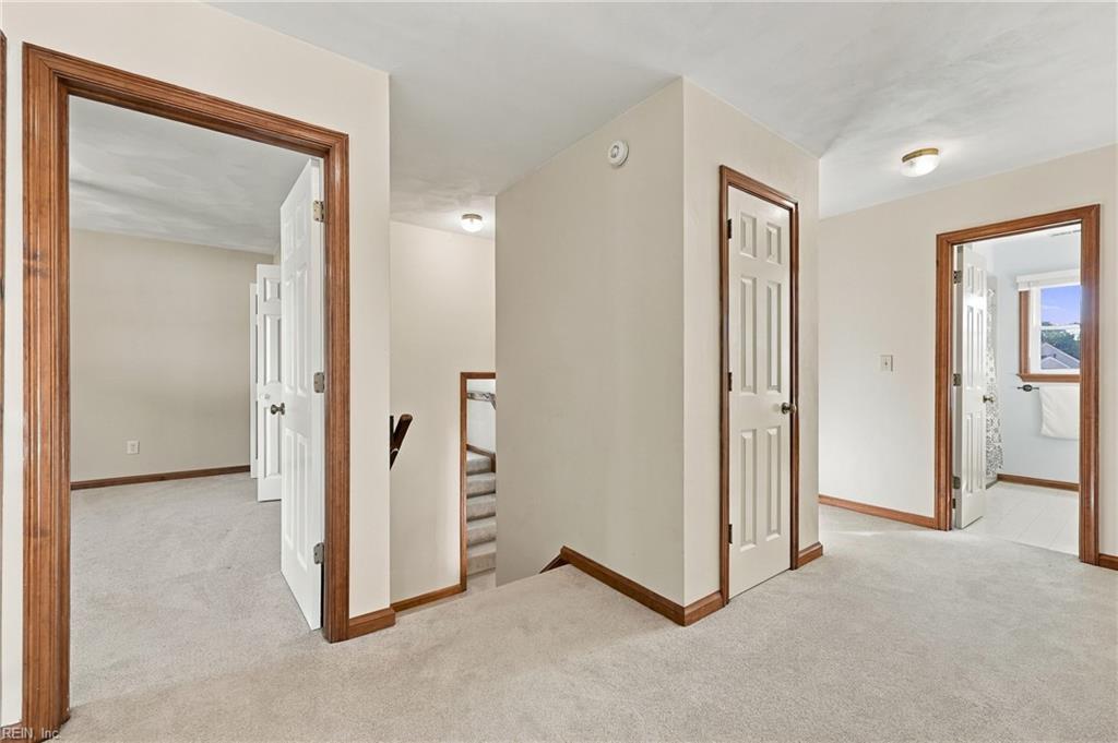 401 Brougham Ct Property Photo 17