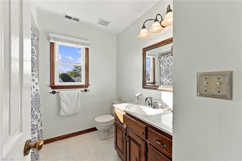 401 Brougham Ct Property Photo 21