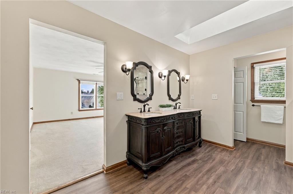 401 Brougham Ct Property Photo 27