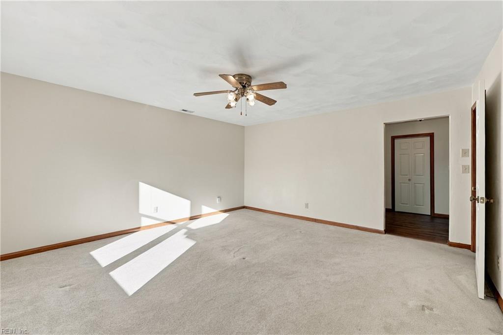 401 Brougham Ct Property Photo 28