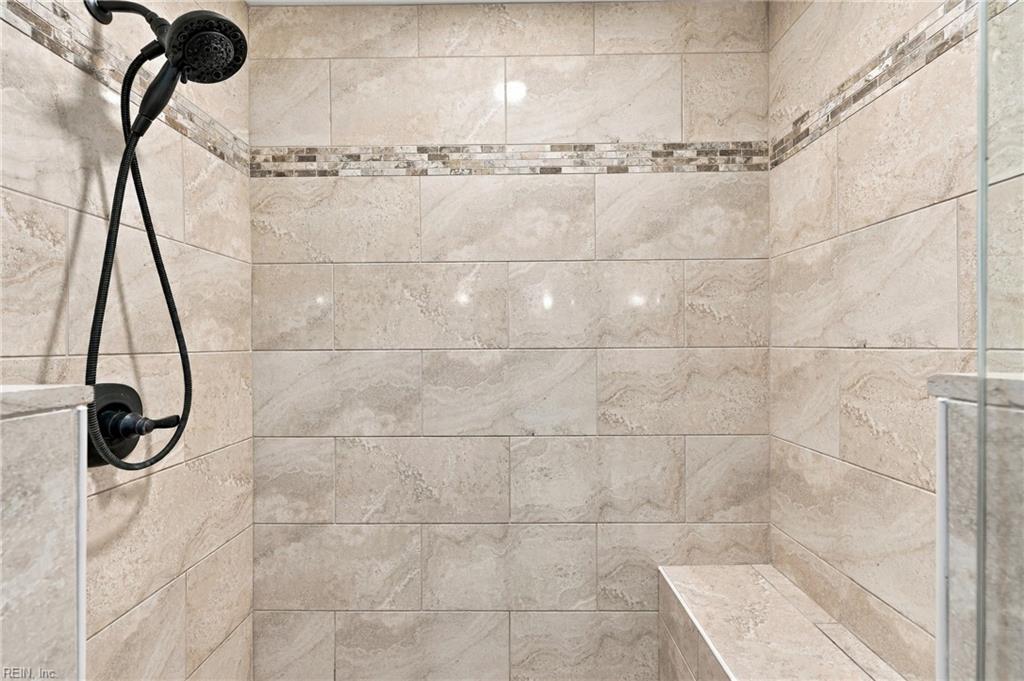 401 Brougham Ct Property Photo 29