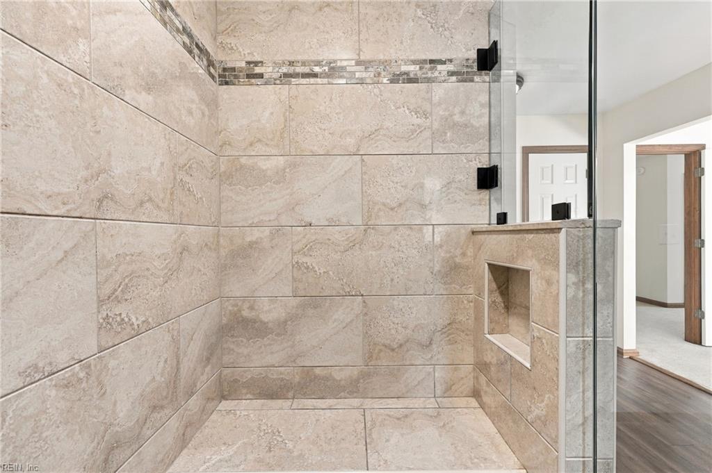 401 Brougham Ct Property Photo 30