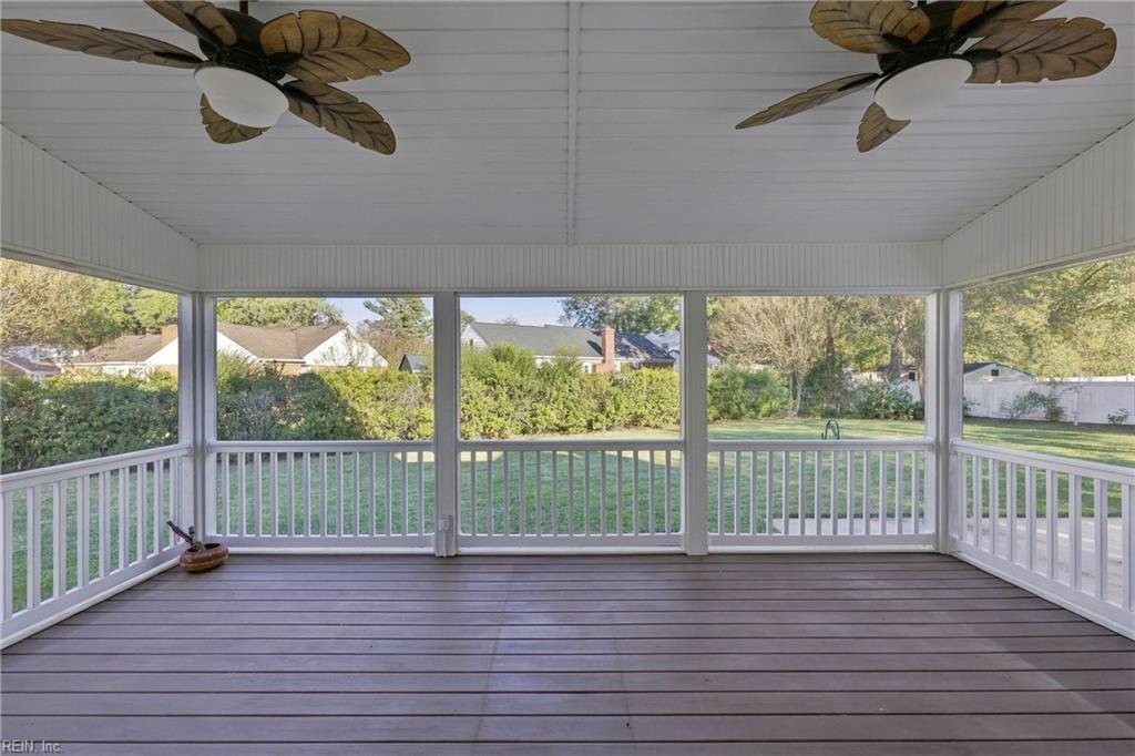 401 Brougham Ct Property Photo 32
