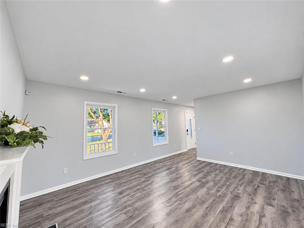 2725 Spinners Way Property Photo 6