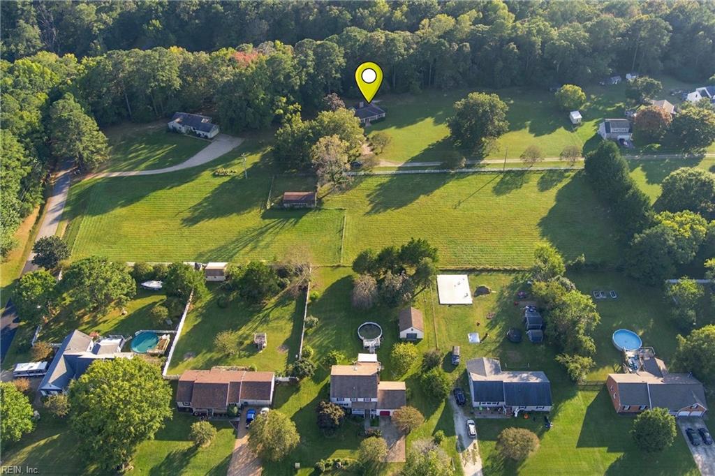 6 Field Dr Property Photo 4