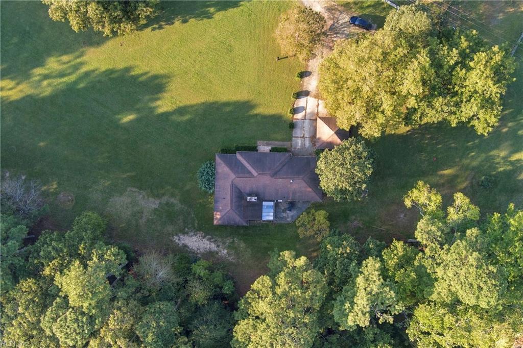 6 Field Dr Property Photo 8