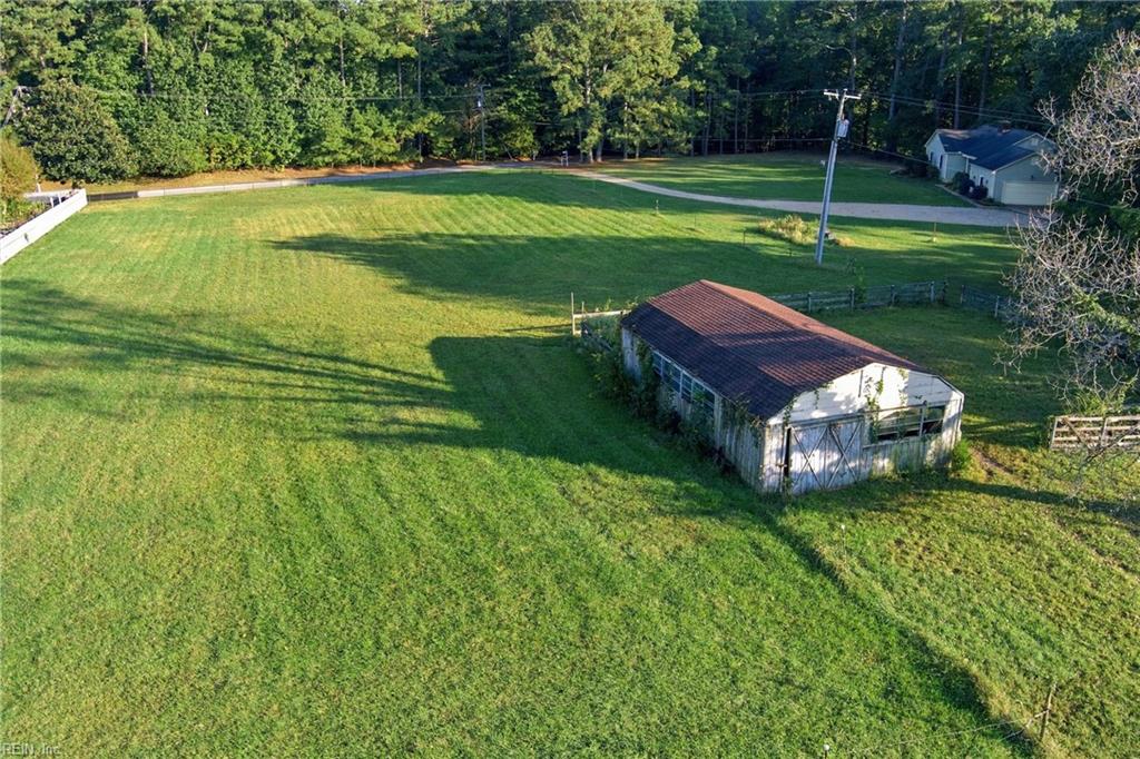 6 Field Dr Property Photo 9