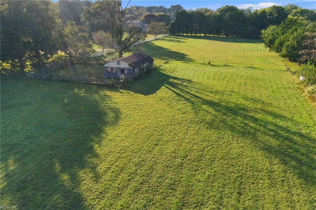 6 Field Dr Property Photo 10